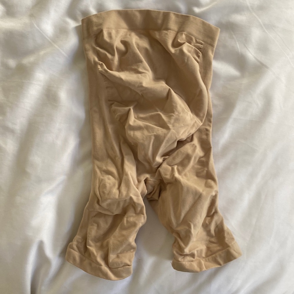 Skims maternity shapewear shorts